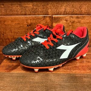 Boy’s Size 2 Diadora Blaze Soccer Cleats